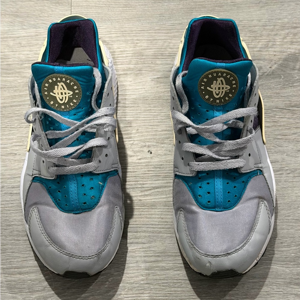 Nike Huaraches - Men’s Sneakers